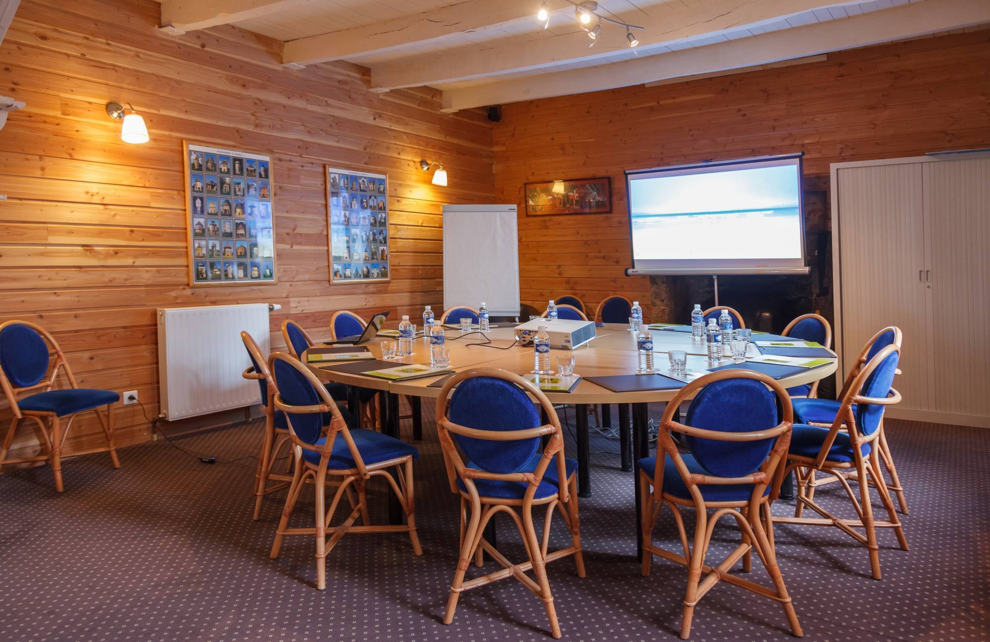 Salle séminaire_Auberge du Cheval Blanc_Baud_Vallée du Blavet©StudioYannF.Lucazeau