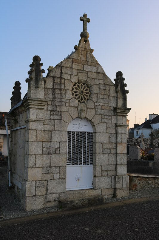 Sépulture_cimetière_Baud_bd©D.R.