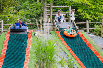 25_Balade du Père Nicolas_bouées_parc loisirs_Pluméliau-Bieuzy_Vallée du Blavet©Simon Bourcier