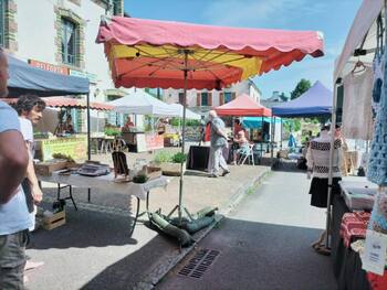 25_Marché estival Saint-Nicolas-des-Eaux_Pluméliau-Bieuzy_Vallée du Blavet©Mairie Pluméliau-Bieuzy (3)
