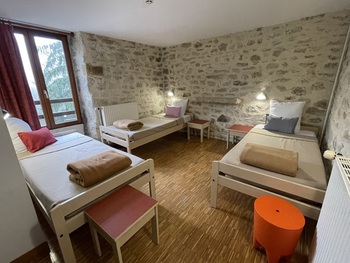 6_location_Gîte_d'étape-hostel_ Ty Bihui_exemple chambre_Pluméliau-Bieuzy_Vallée du Blavet