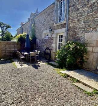 impg_25-Gites-Domaine-Lann-Kerhuerh-La-Chapelle-Neuve-Clematite-terrasse2-Vallee-du-Blavet.jpg