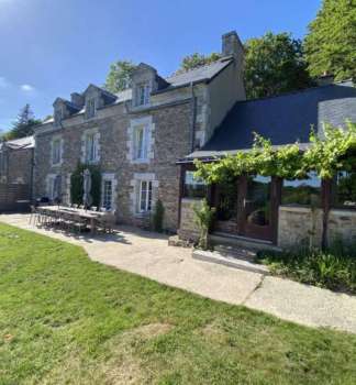 impg_25-Gites-Domaine-Lann-Kerhuerh-La-Chapelle-Neuve-Hortensia-exterieur-Vallee-du-Blavet.jpg