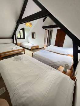 impg_Gites-Domaine-Lann-Kerhuerh-La-Chapelle-Neuve-Camelias-chambre3-Vallee-du-Blavet-3.jpg