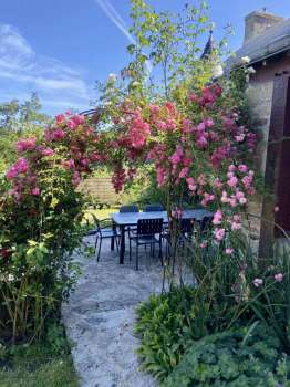 impg_Gites-Domaine-Lann-Kerhuerh-La-Chapelle-Neuve-Camelias-terrasse-Vallee-du-Blavet-4.jpg