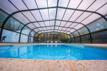 impg_Gites-Domaine-Lann-Kerhuerh-La-Chapelle-Neuve-piscine-couverte-Vallee-du-Blavet.jpg