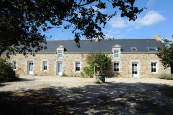 impg_Location-Gites-de-Kerlann-facade-exteieure-La-Chapelle-Neuve-Gites-de-France-56.jpg