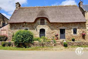 impg_Location-gite-chaumiere-de-Floranges-facade-La-Chapelle-Neuve-Gites-de-France.jpg