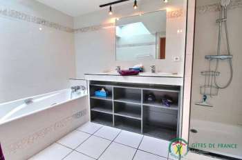impg_Location-vacances-gite-ty-Arthur-salle-de-bain1-La-Chapelle-Neuve-Vallee-du-Blavet-Gites-de-France.jpg