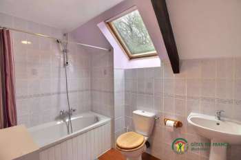 impg_Location-vacances-gites-de-Kerabellec-Alouette-salle-de-bain-Baud-Vallee-du-Blavet-Gites-de-France.jpg