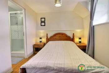 impg_Location-vacances-gites-de-Kerabellec-Hirondelle-chambre1-Baud-Vallee-du-Blavet-GDF56.jpg