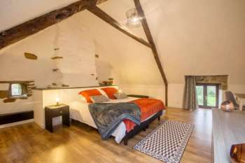 impg_Location-vacances-gites-de-Kernino-Leontine-chambre-Plumeliau-Bieuzy1-GDF56-2.jpg