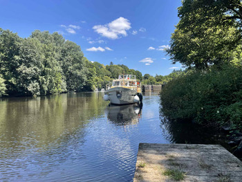 Location insolite_bateau_AB Fluviale_Albatross_sur l'eau_Saint-Nicolas-des-Eaux_Pluméliau-Bieuzy_Vallée du Blavet